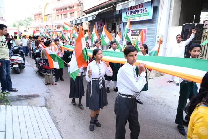 Sarv Sangathan Manch took out a Tiranga Yatra in honour of Indian Army.